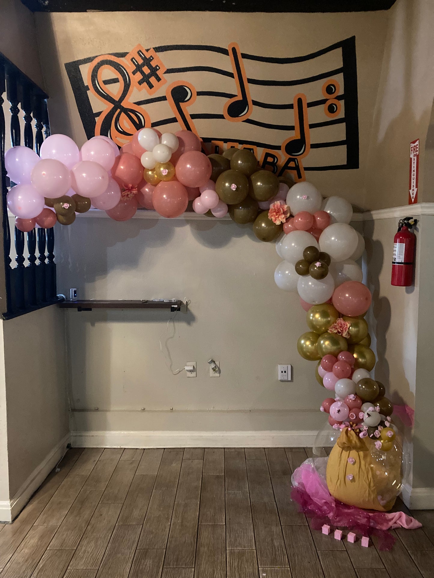 Luxury Balloon Décor & Event Setup – Custom Designs (Starting at $300)