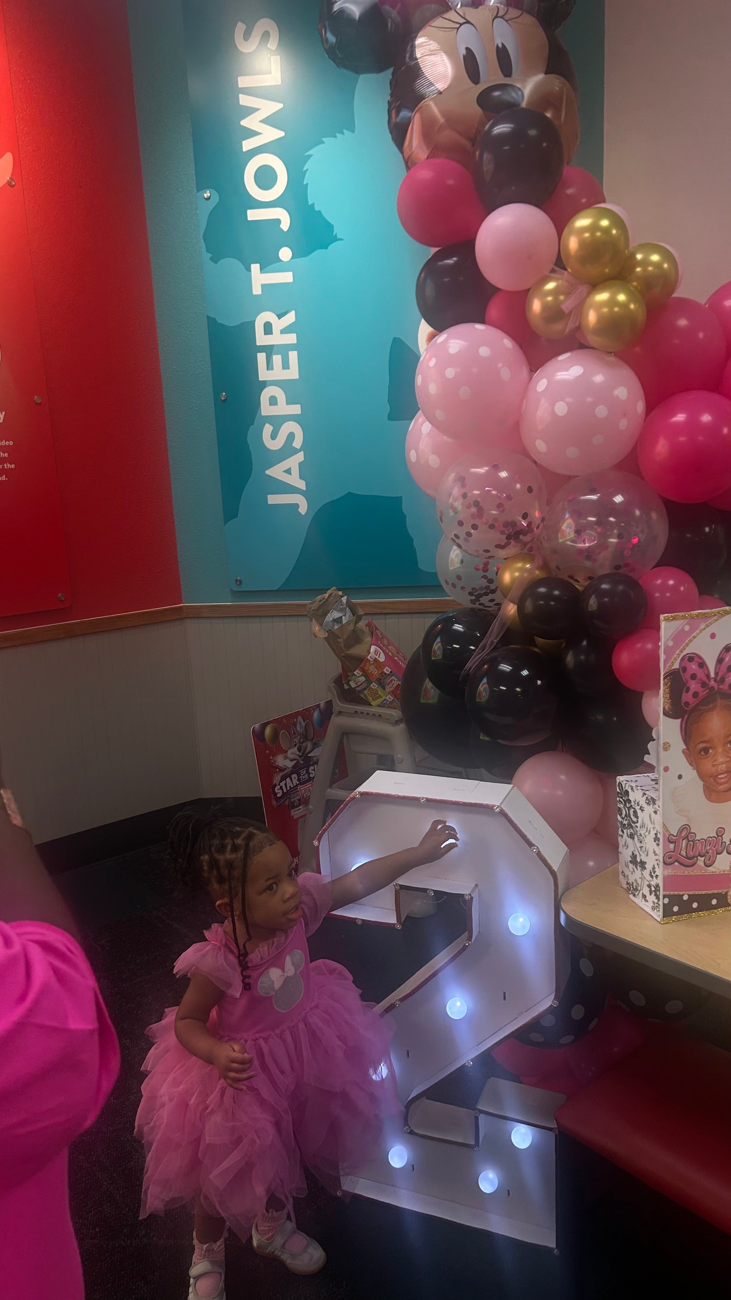 Luxury Balloon Décor & Event Setup – Custom Designs (Starting price at $150)